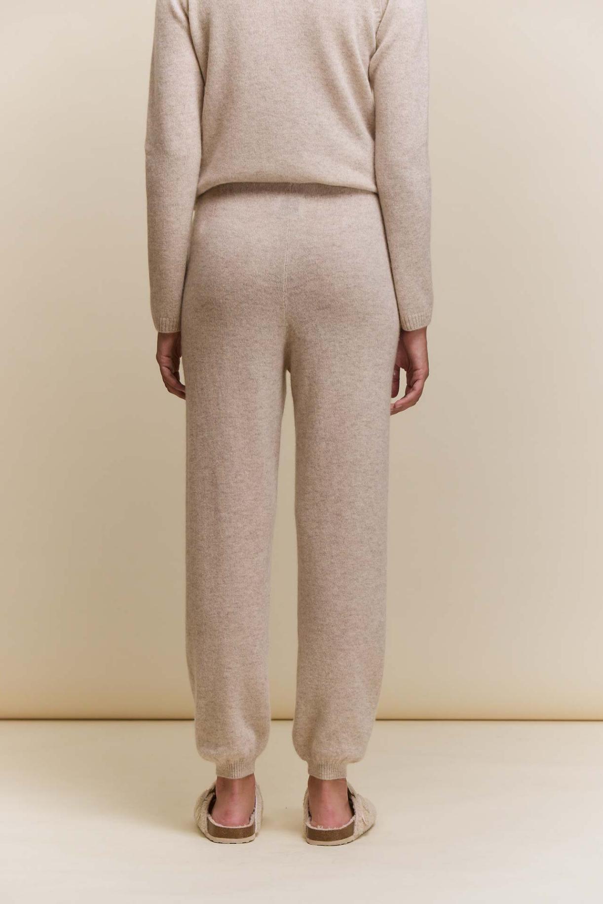 awada_pantalon-liviano-cashmere_15-23-2026__picture-64324