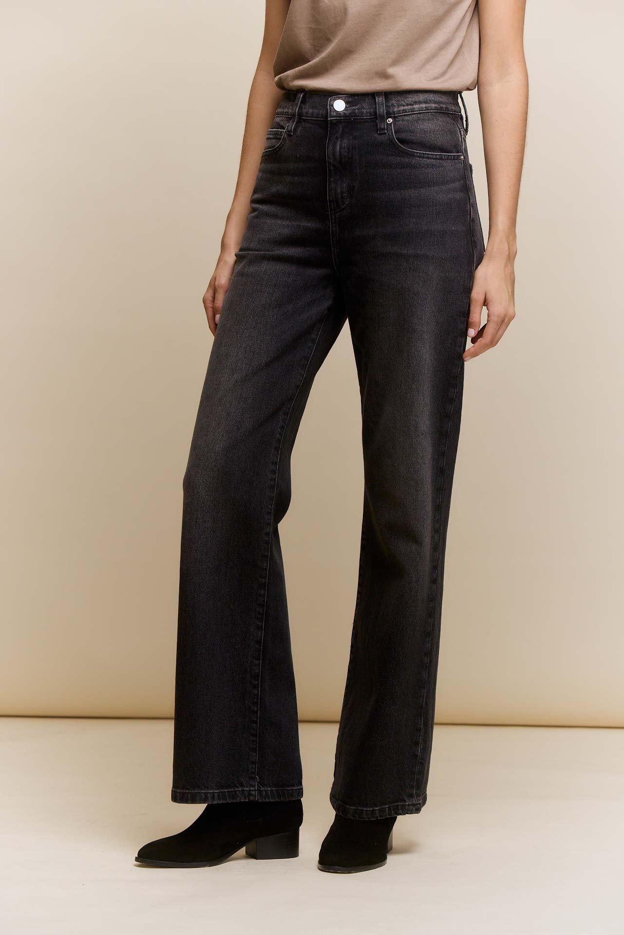 awada_jean-straight-grey_36-19-2026__picture-64328