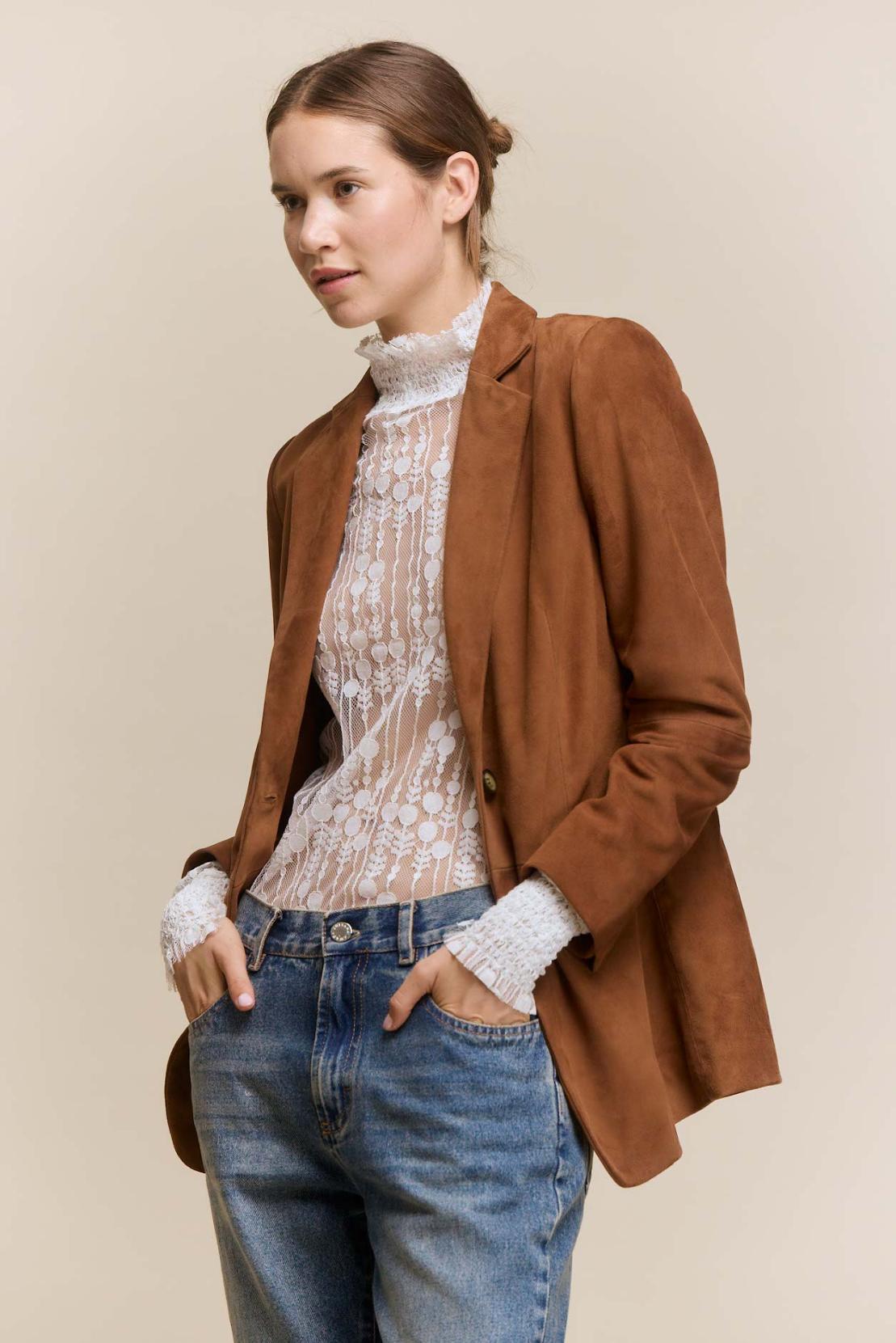 awada_blazer-de-gamuza_45-22-2026__picture-64358
