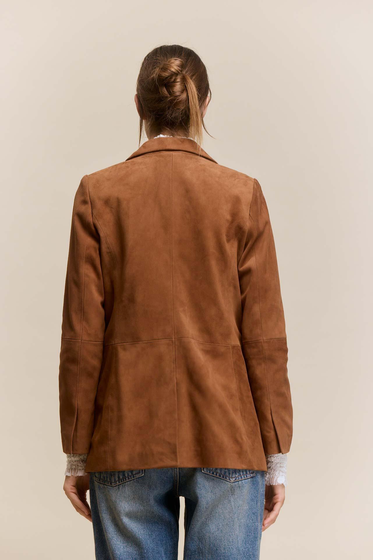 awada_blazer-de-gamuza_45-22-2026__picture-64360