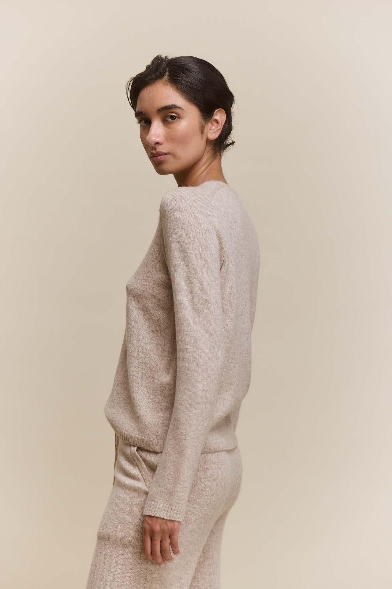 awada_sweater-liviano-cashmere_28-23-2026__picture-64542
