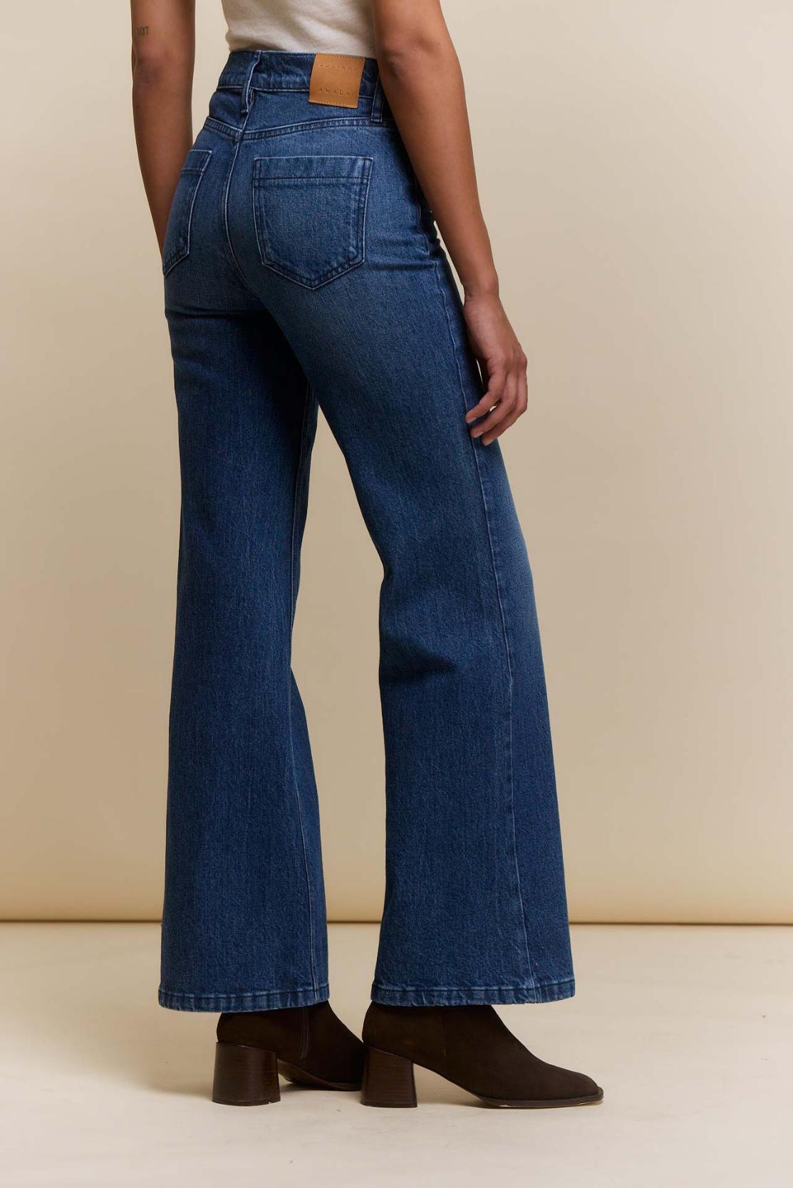 awada_jean-flare-blue_19-23-2026__picture-64559