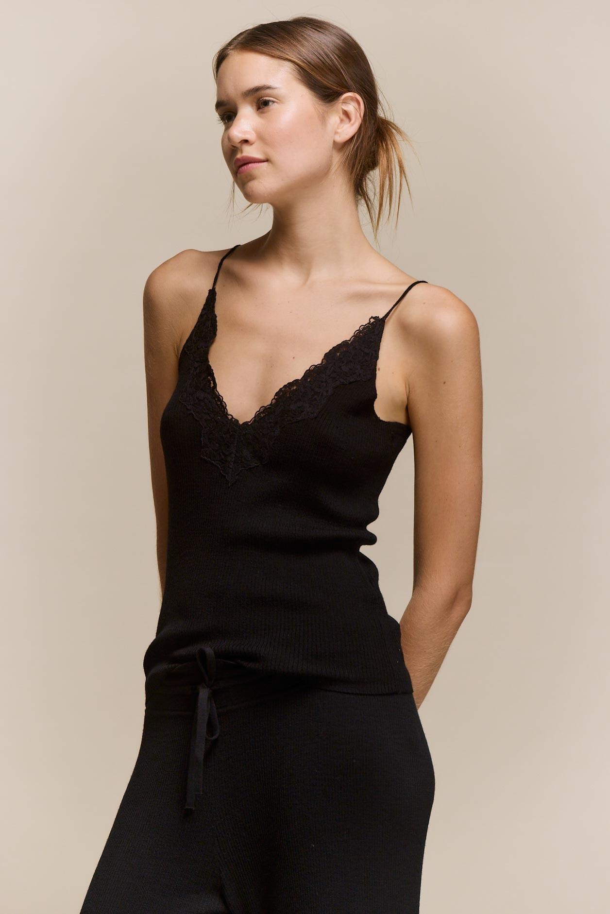 awada_musculosa-lana-con-encaje_39-19-2026__picture-64653