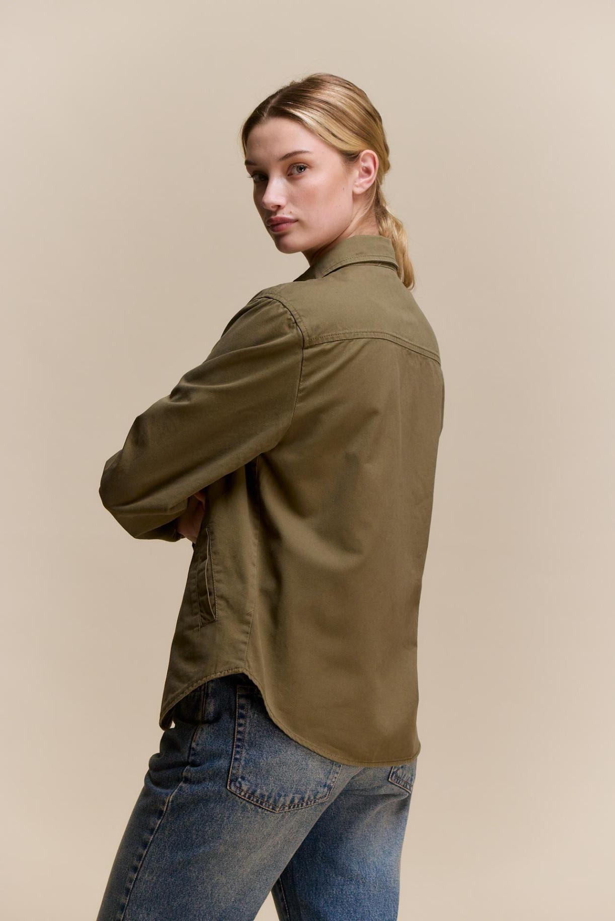awada_sobrecamisa-gabardina_45-23-2026__picture-64838