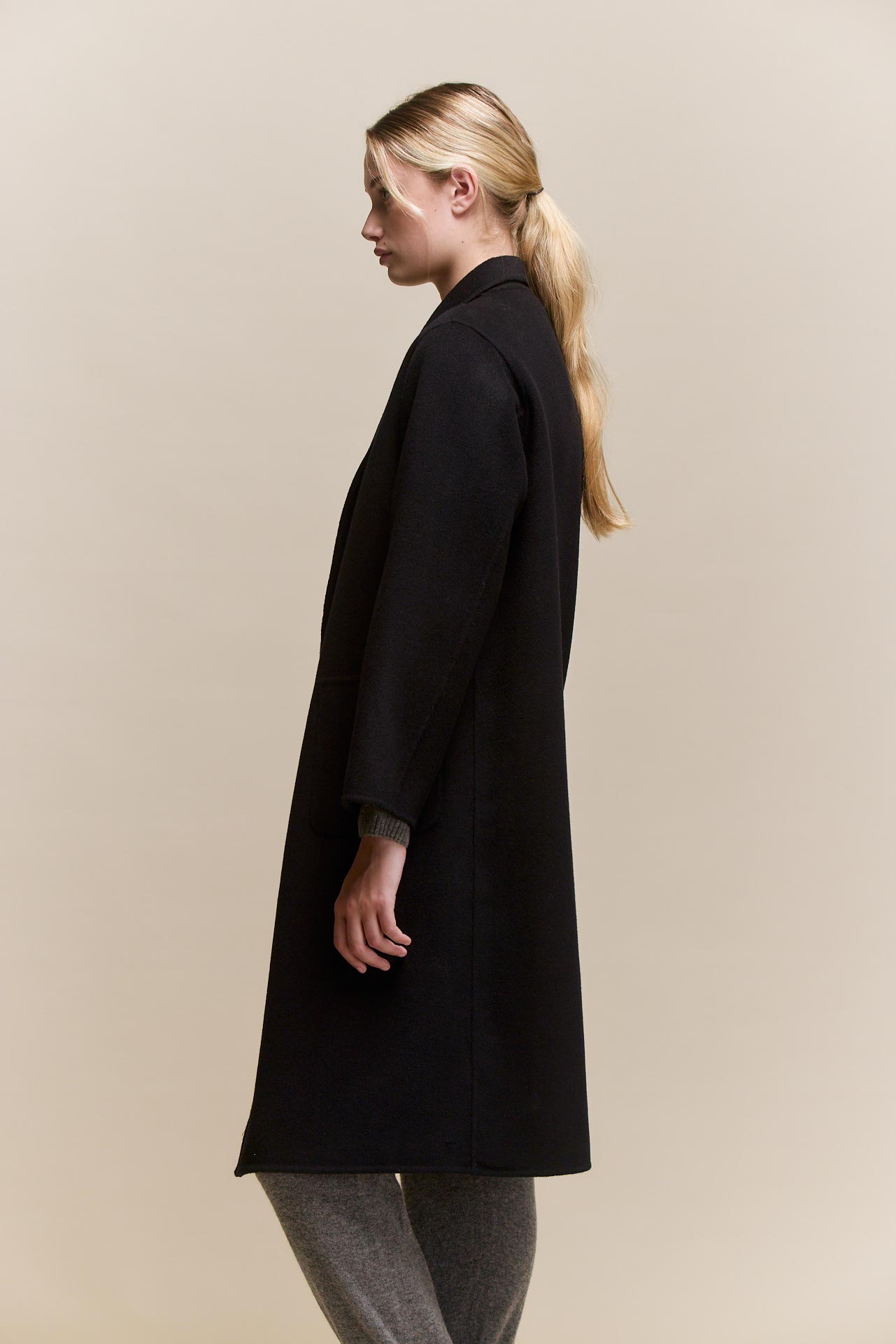 awada_tapado-lana-bolsillos_47-19-2026__picture-64894