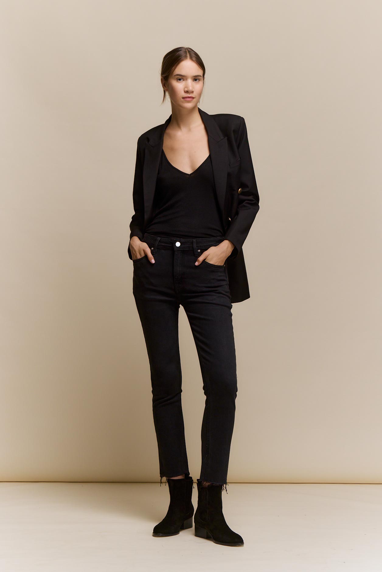 awada_jean-slim-black_27-24-2026__picture-64990