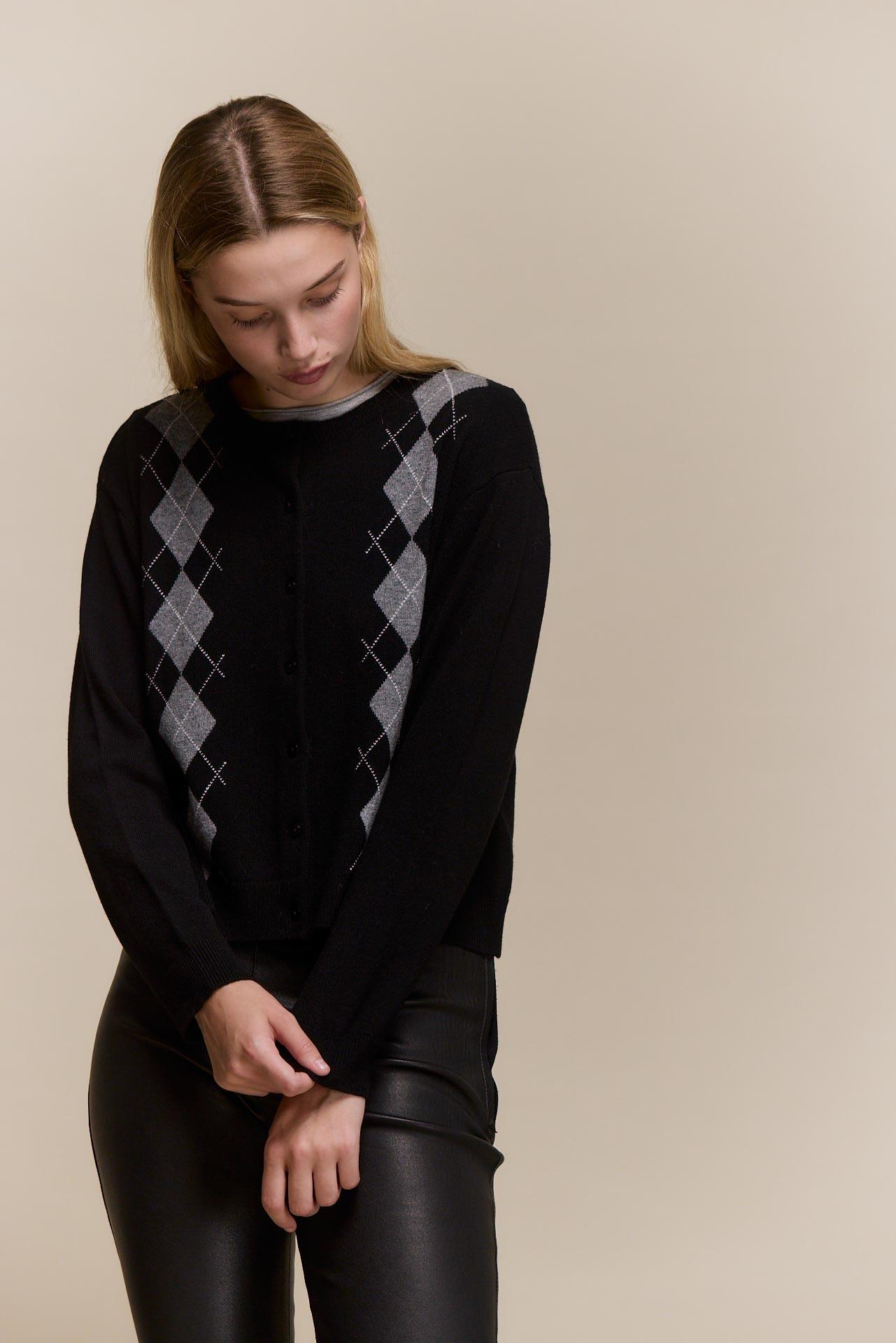 awada_cardigan-rombos-cashmere_37-09-2026__picture-65036