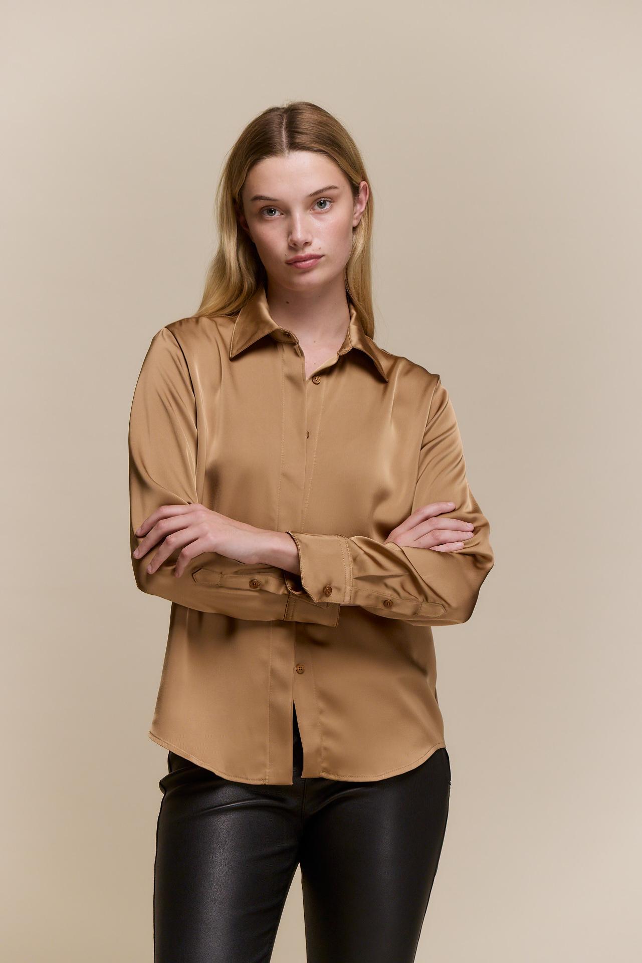 awada_camisa-saten_31-09-2026__picture-65048