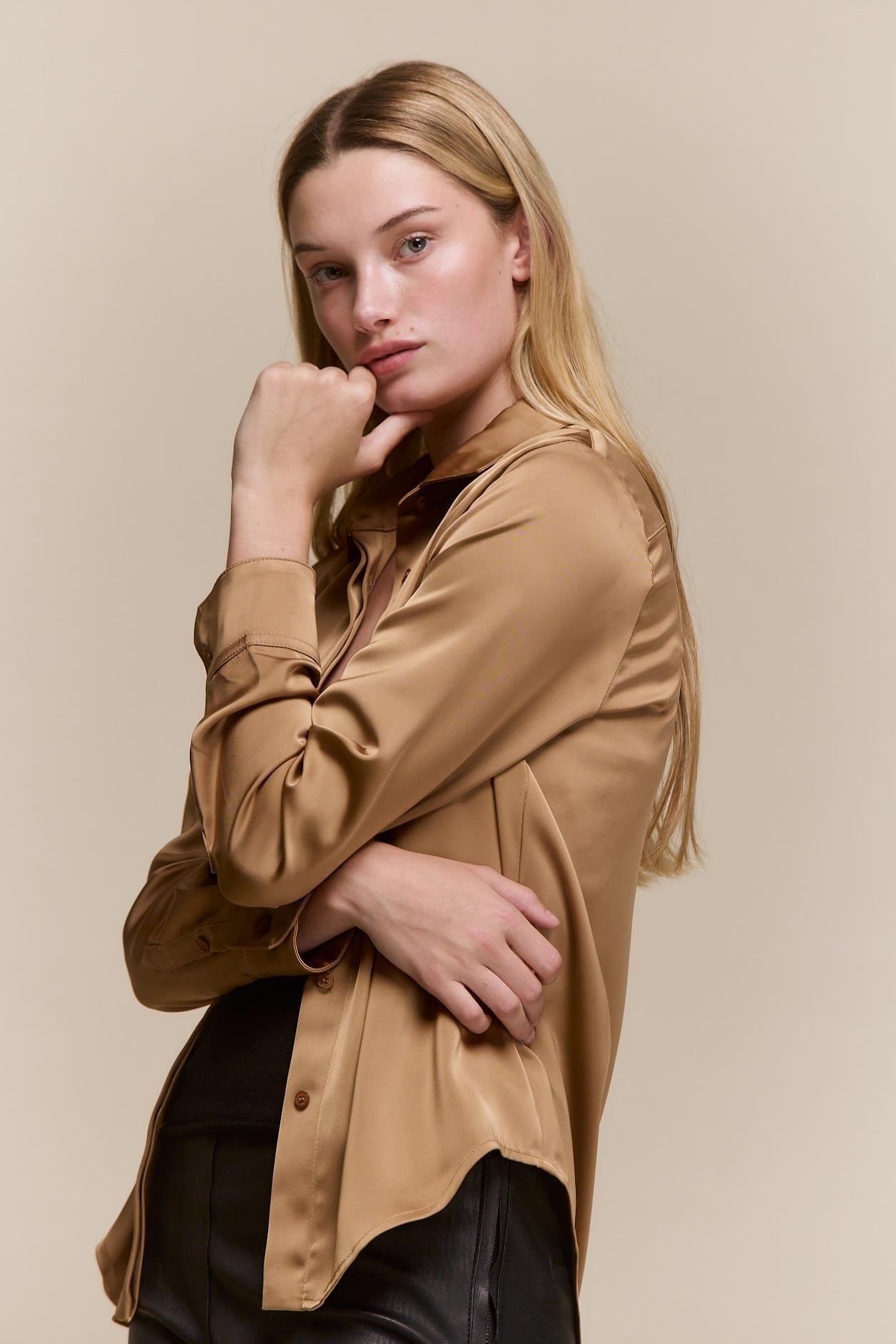 awada_camisa-saten_31-09-2026__picture-65050