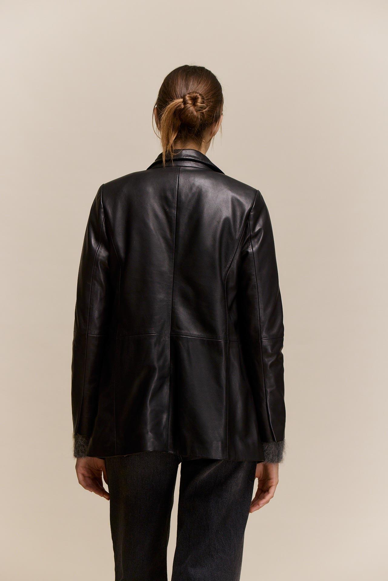 awada_blazer-cuero_38-09-2026__picture-65068