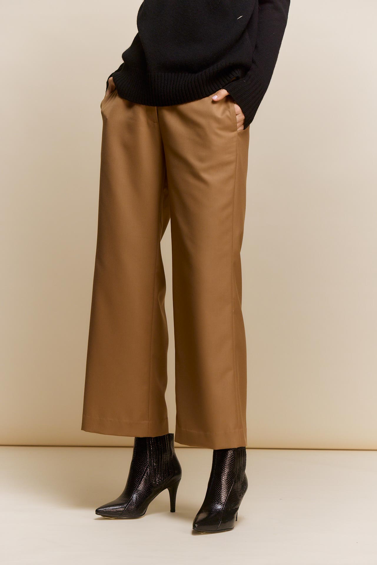 awada_pantalon-sastre_31-09-2026__picture-65089