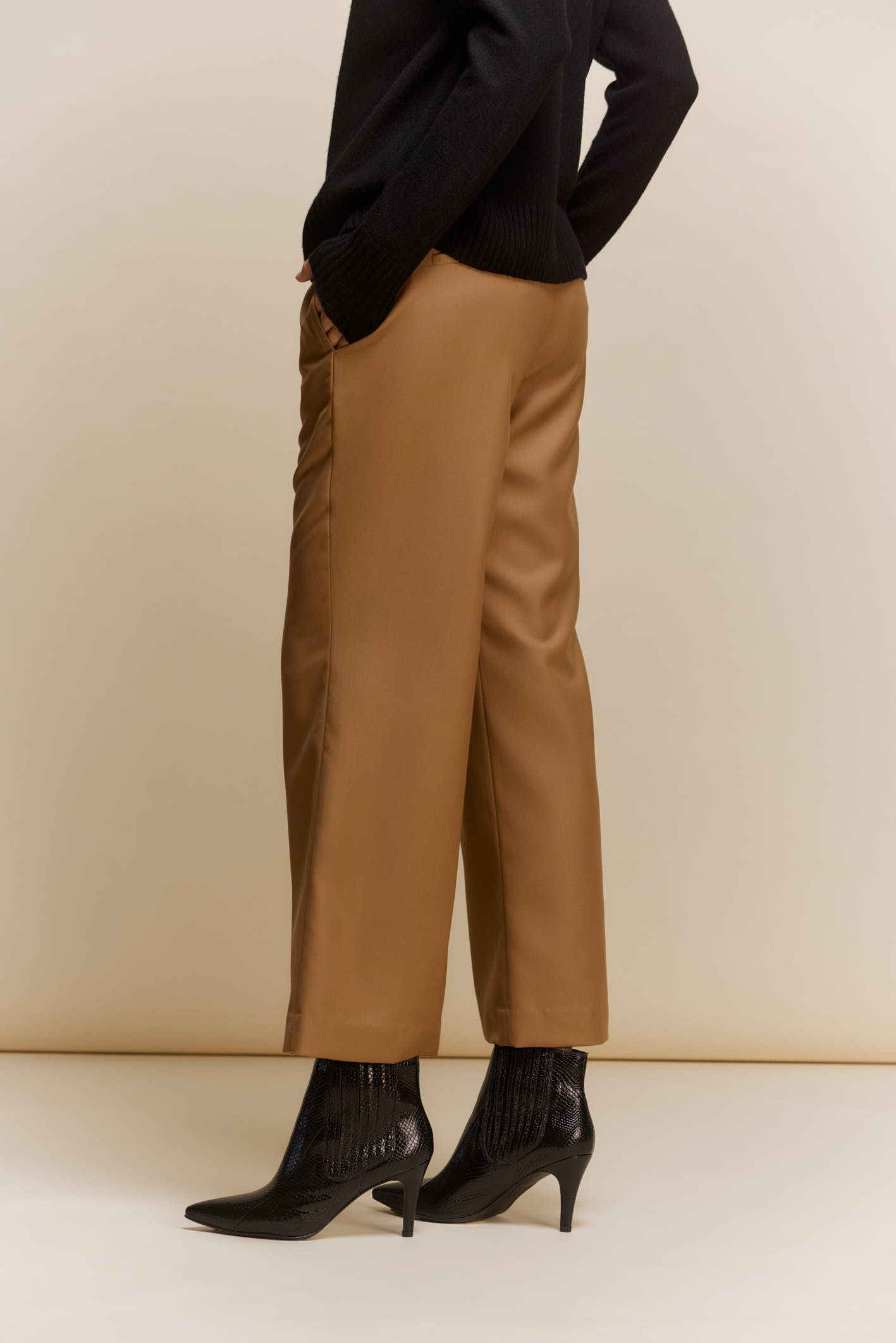 awada_pantalon-sastre_31-09-2026__picture-65091