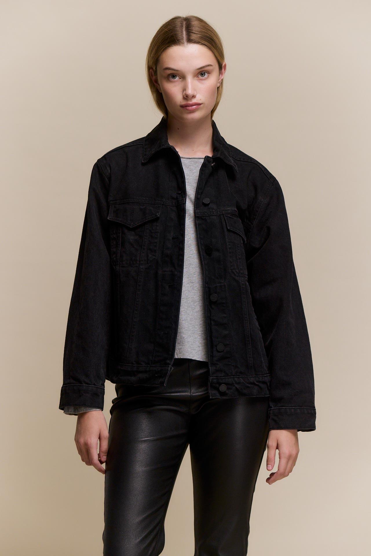 awada_campera-black_46-09-2026__picture-65114