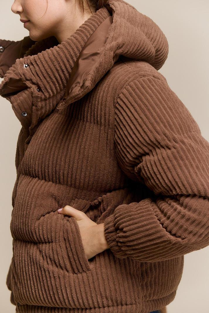 awada_campera-puffer-corderoy_53-23-2026__picture-65122