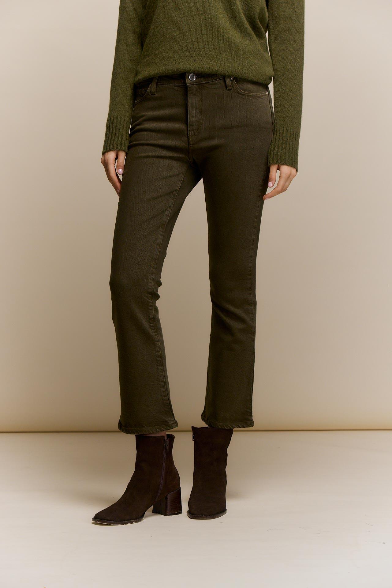 awada_jean-bootcut-crop_51-09-2026__picture-65125