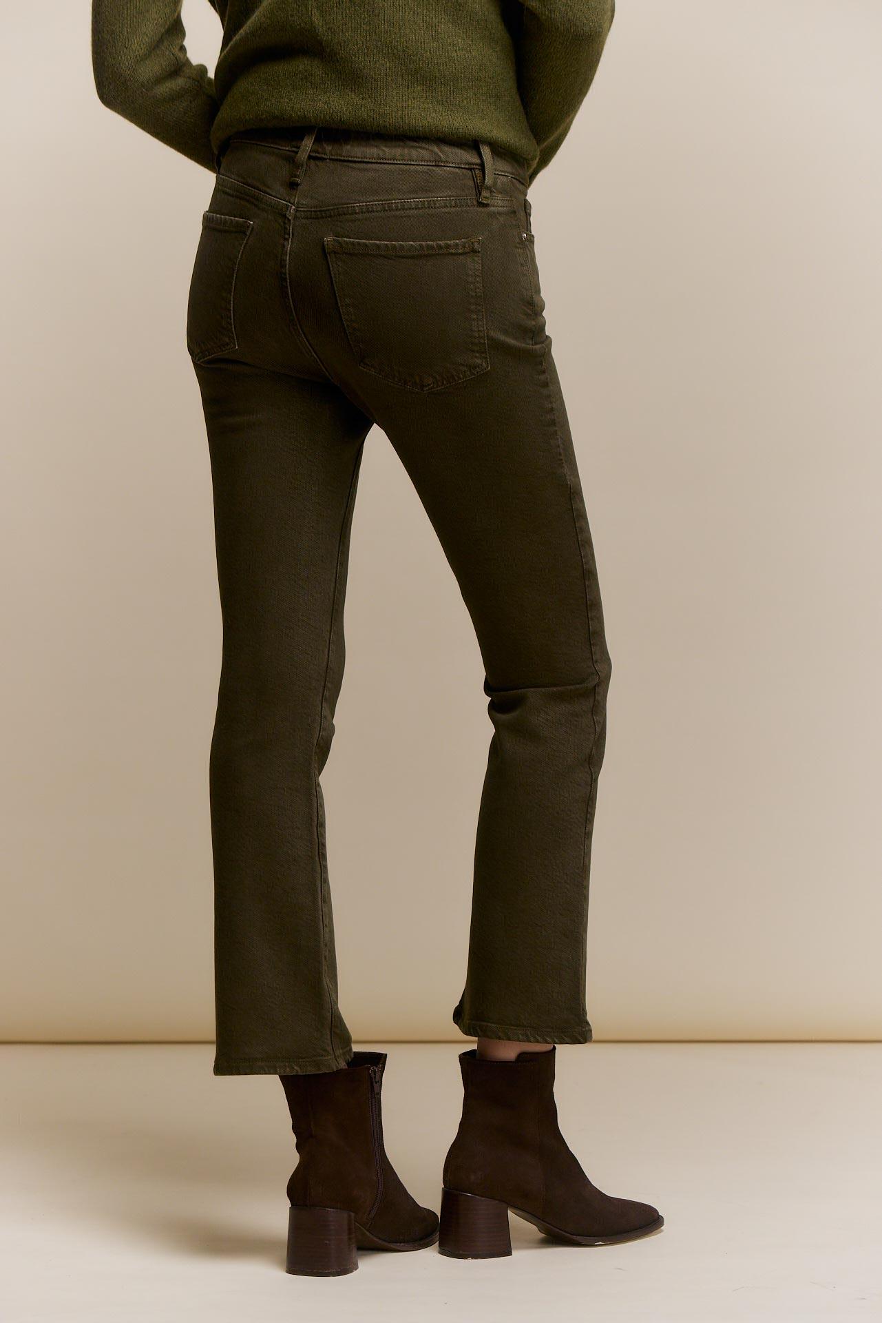 awada_jean-bootcut-crop_51-09-2026__picture-65127