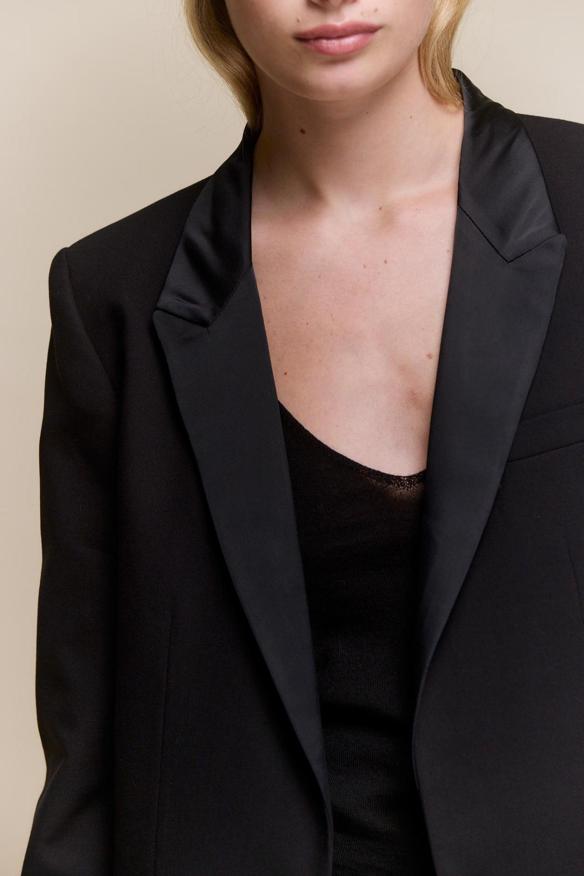 awada_blazer-smoking_29-29-2026__picture-65175