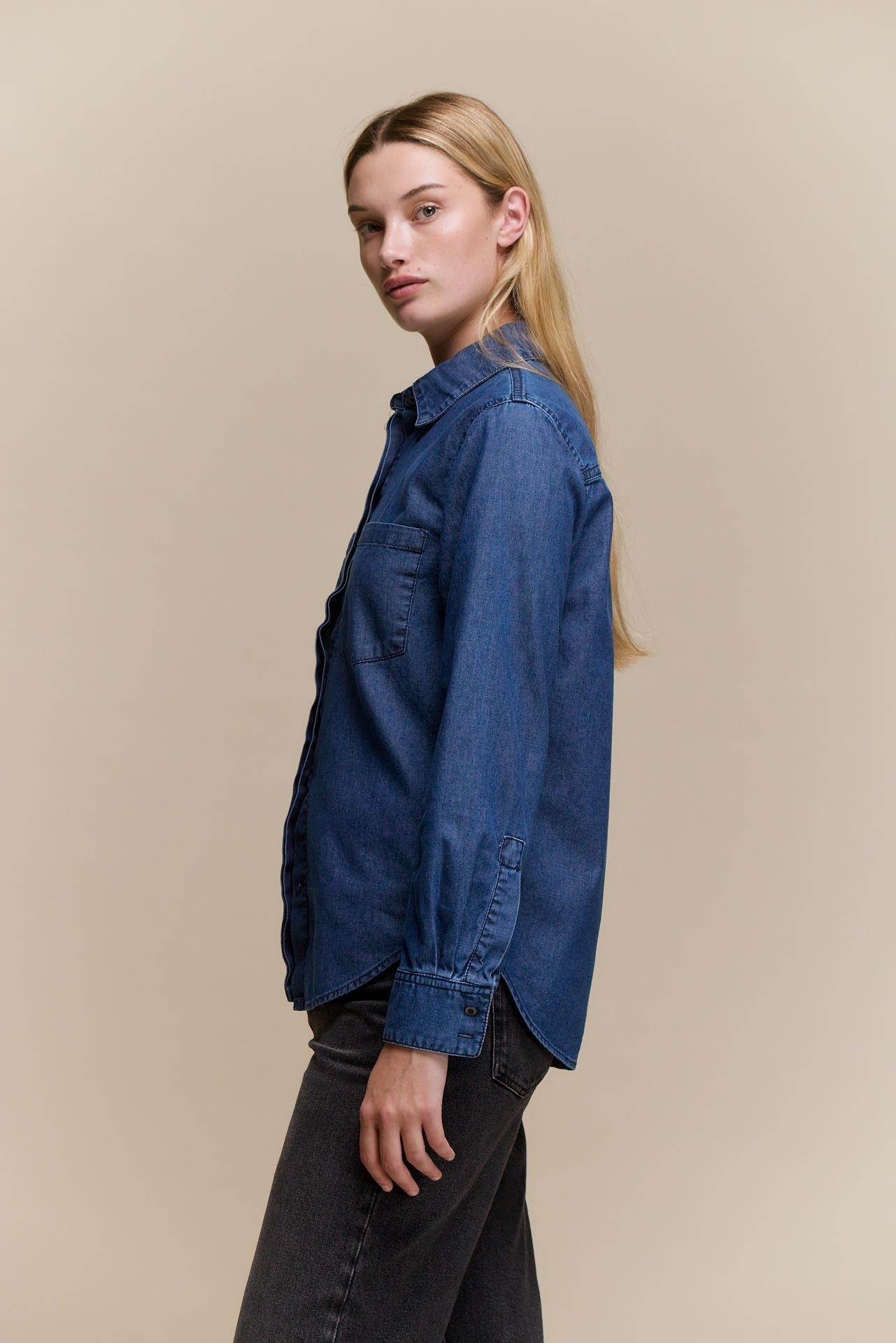 awada_camisa-denim-bolsillos_56-09-2026__picture-65189