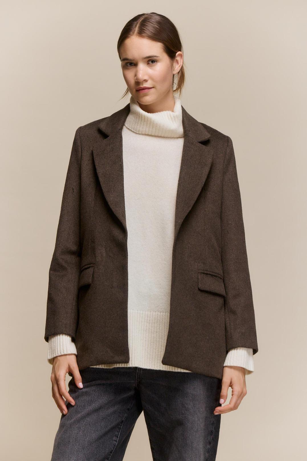 awada_blazer-lana_47-09-2026__picture-65227