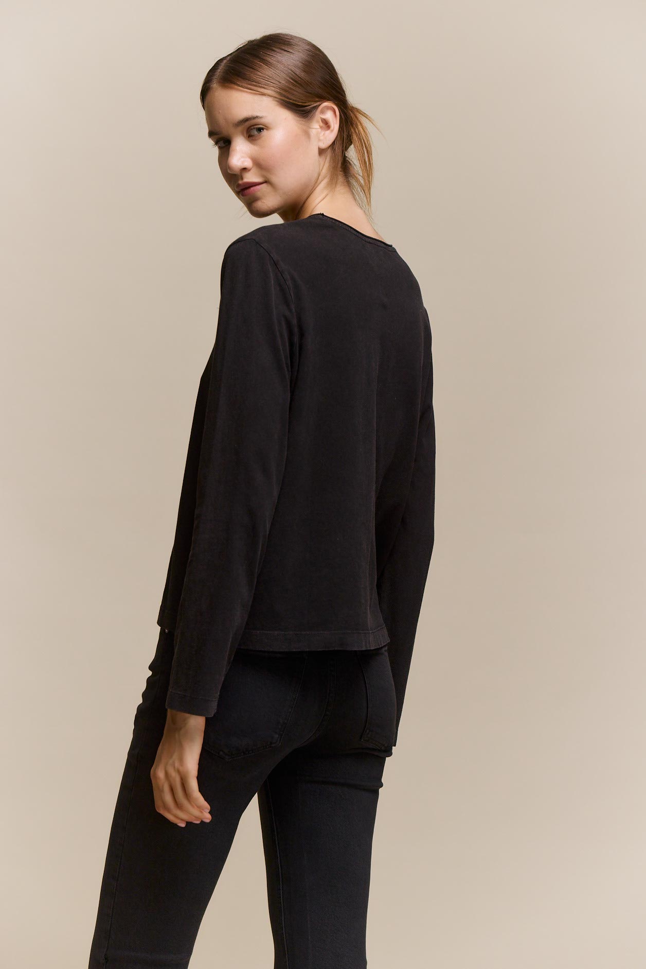 awada_remera-manga-larga-basic_16-20-2026__picture-65323