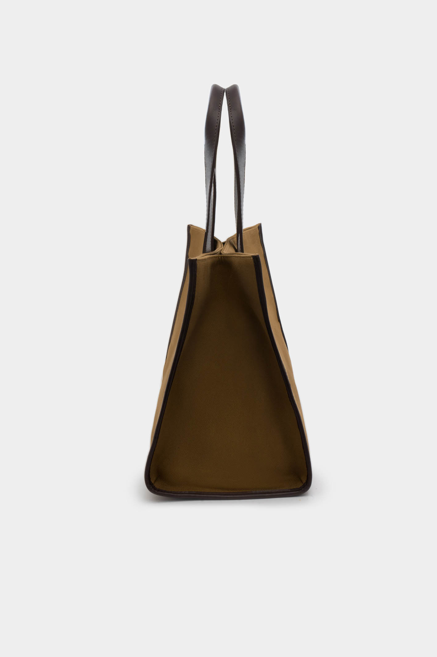 awada_cartera-gabardina_57-09-2026__picture-65389